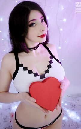 Mikomi Hokina-
