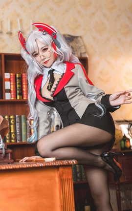 Momoko葵葵 欧根教师 Momoko葵葵 欧根教师