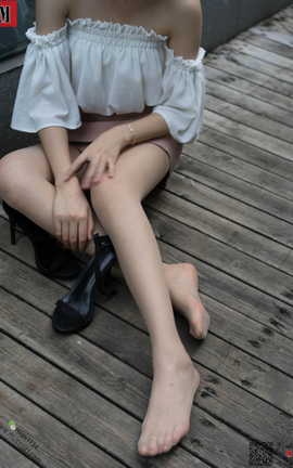慕丝女郎MussGirl NO.162 户外薄丝短裙