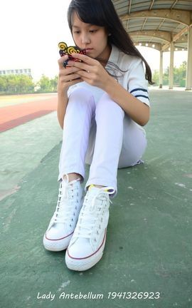 站前女神 恋足美腿棉袜女神级摄影套图 002_丽丝库